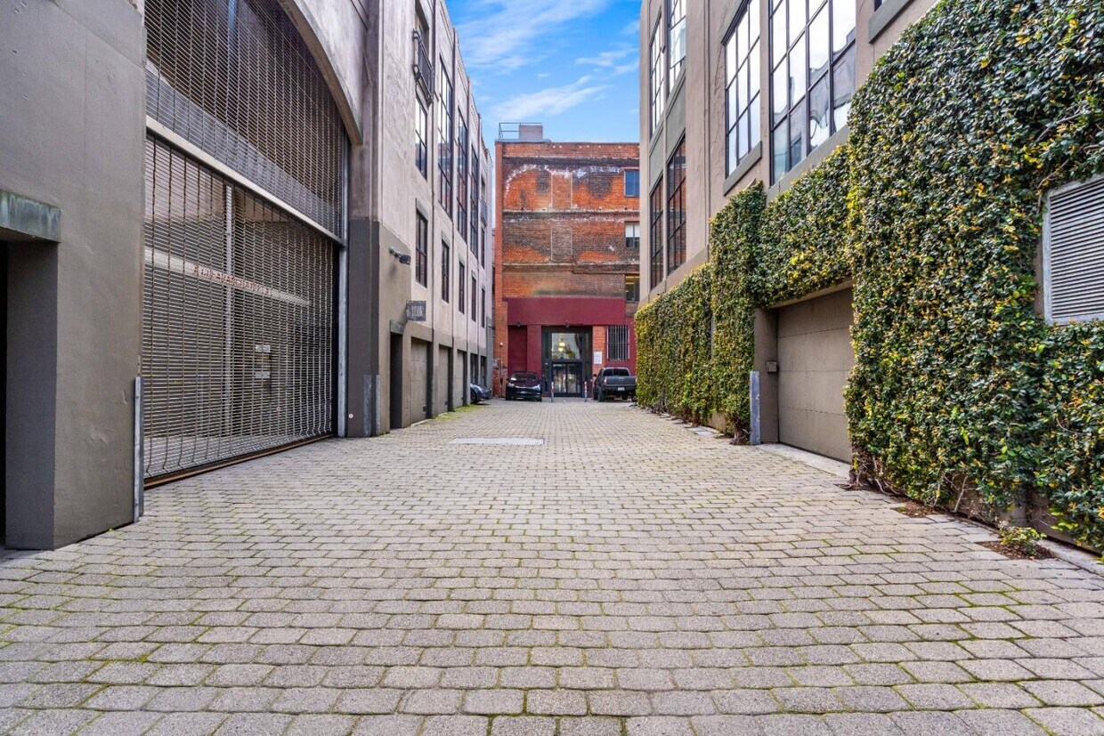 Foto principal - 657 3rd St