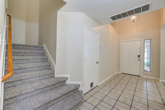 Foto del edificio - 3719 Cane Lake Dr