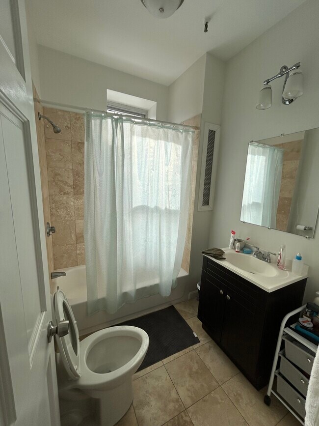 Foto del edificio - 1189 Commonwealth Ave