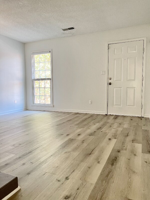 Foto del edificio - 1166 Booth Rd