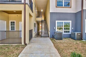 Building Photo - 13609 Pinnacle Cir W