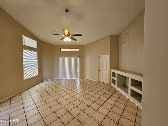 Foto del edificio - 3440 E Southern Ave
