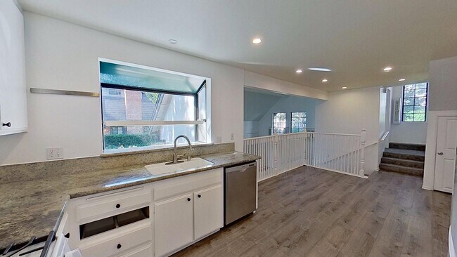 Foto del edificio - 2438 Brittany Woods Ln