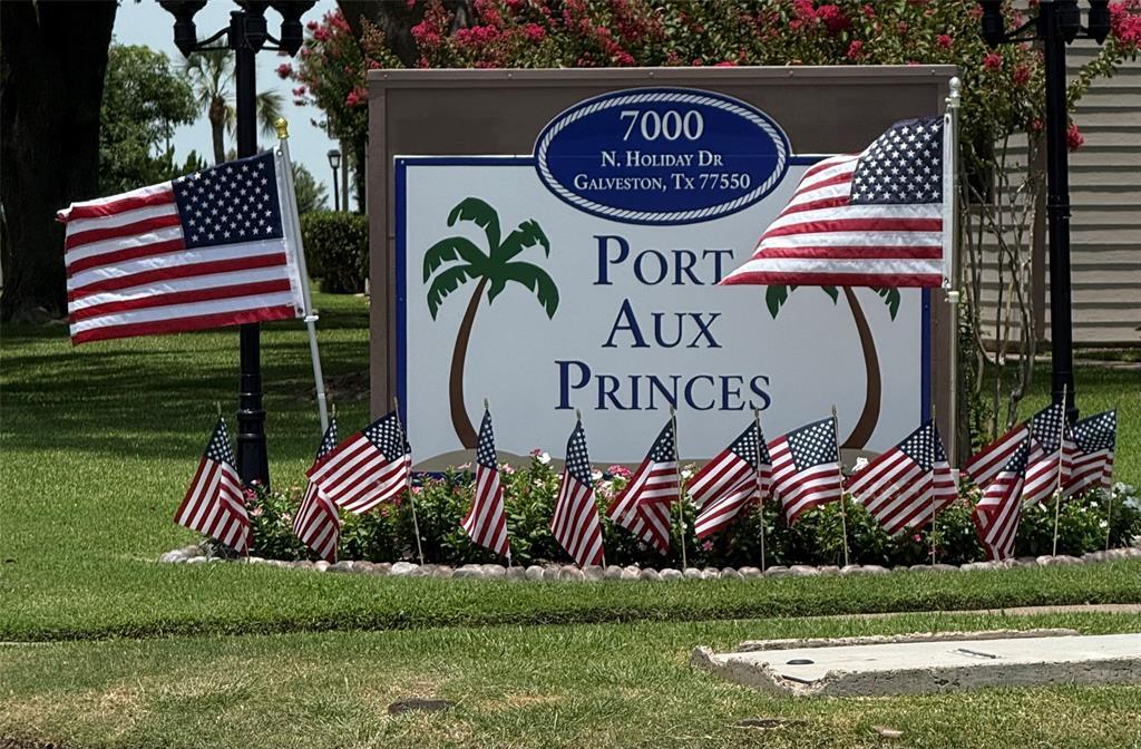 Foto principal - 7112 N Holiday Dr