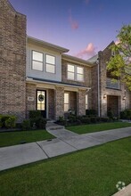 Building Photo - 4856 Woodruff Way