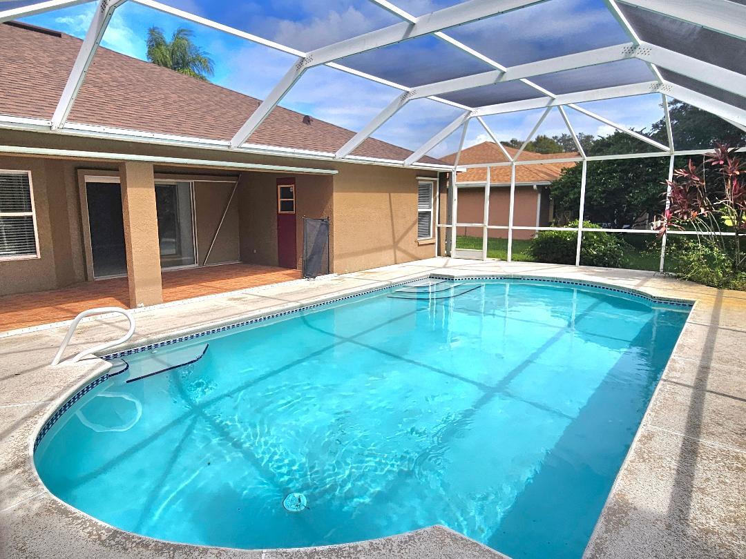 Pool - 911 Wood Creek Dr