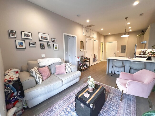 Foto del edificio - 3757 N Sheffield Ave