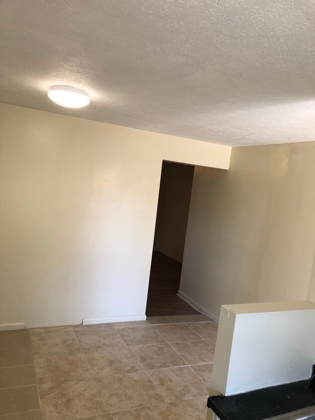 Building Photo - 269 N Gallatin Ave