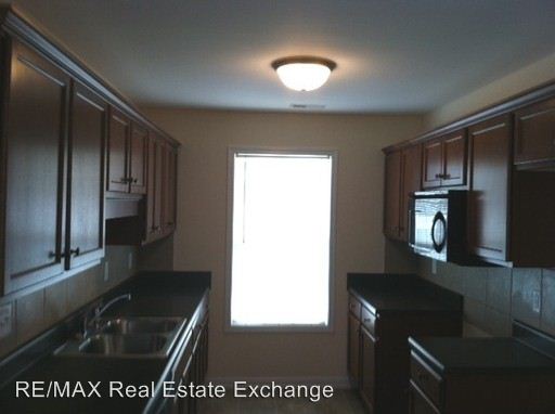 Foto del edificio - 3703 Hillcrest Dr