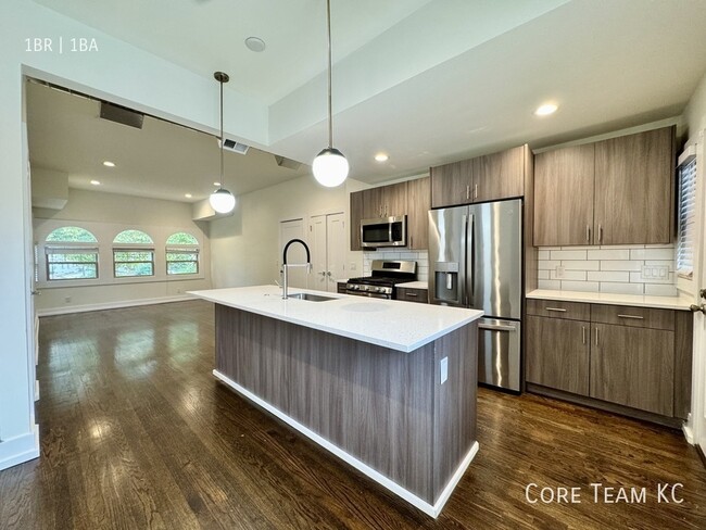 Foto del edificio - 4319 Roanoke Pkwy