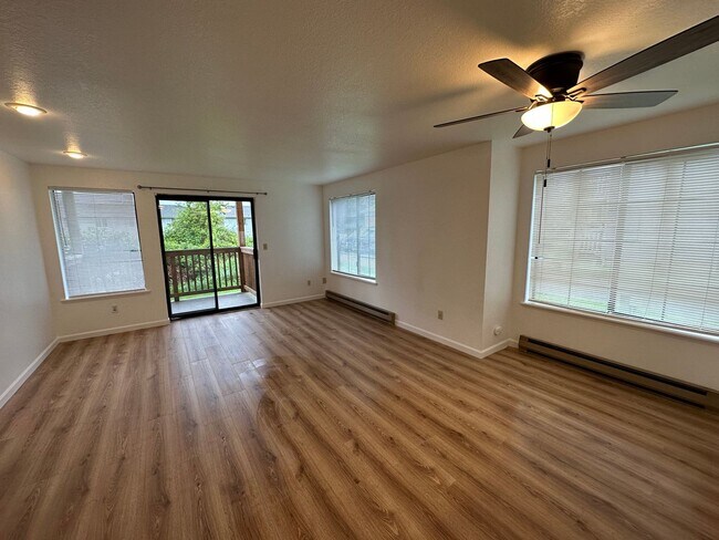 Foto del edificio - 2 Bed 1 Bath in heart of Bellingham