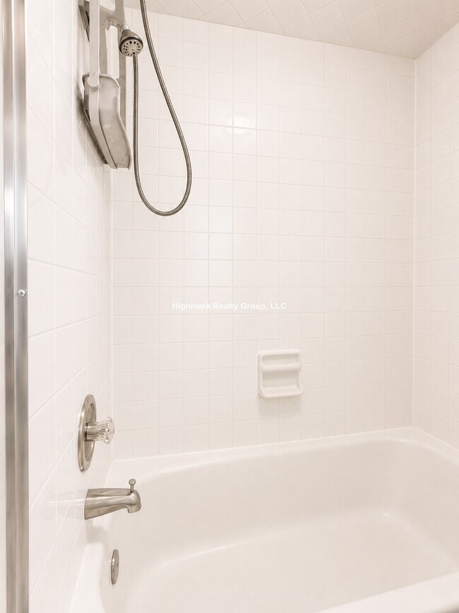 Foto del edificio - 8242 Kilpatrick Ave