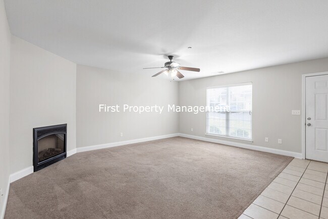 Building Photo - 1109 Maple Tree Ln