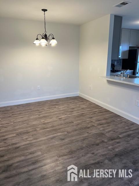 Building Photo - 111 Kings Ct
