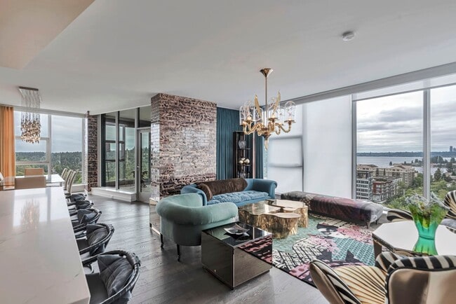 Foto del edificio - Experience Downtown Bellevue Luxury - Full...