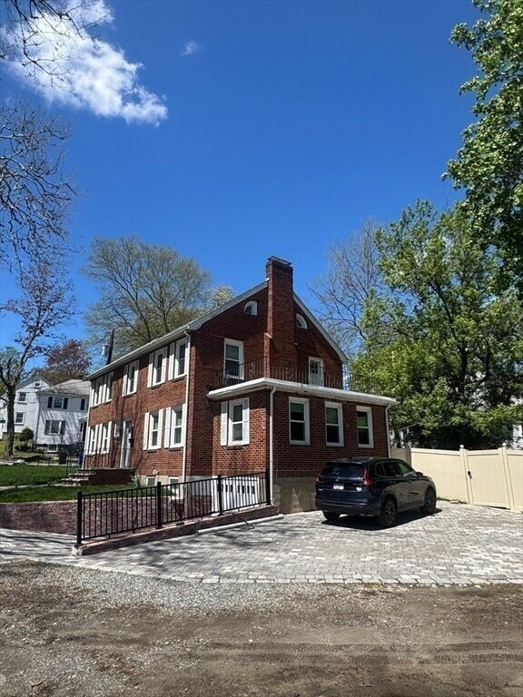 Building Photo - 82 Arlmont St