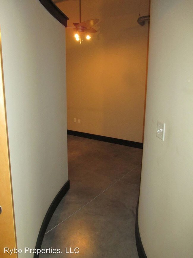 Building Photo - 1 br, 1 bath House - 1123 Washington Ave #202
