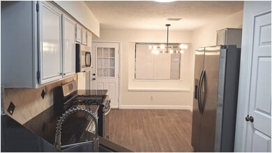 Building Photo - 11066 Landsbury Ct