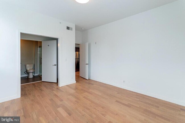 Building Photo - 507 S 8th St