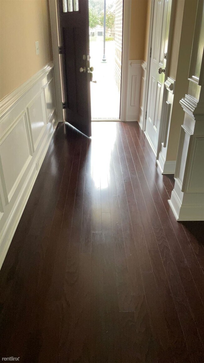 Foto del edificio - 3 br, 2 bath House - 8034 Faith Lane