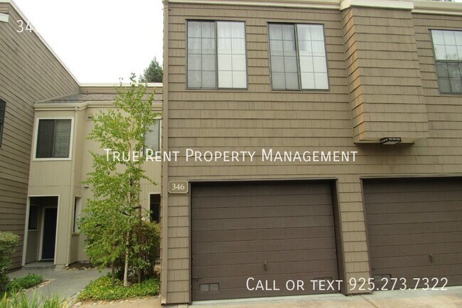 Foto del edificio - Beautiful 2 Bed/2.5 Bath Condo in Perfect ...