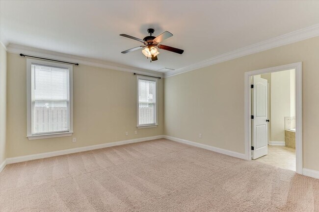 Building Photo - 4215 Windslow Dr