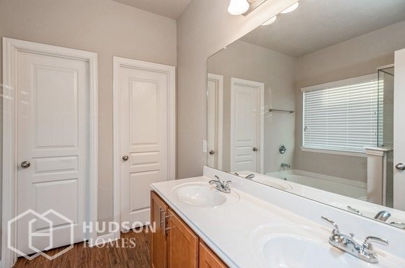 Foto del edificio - SELF TOUR NOW! - 19018 Ayston Dr, Tomball,...
