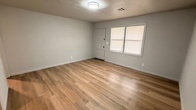 Foto del edificio - Comfortable Brick Home with a Huge Yard