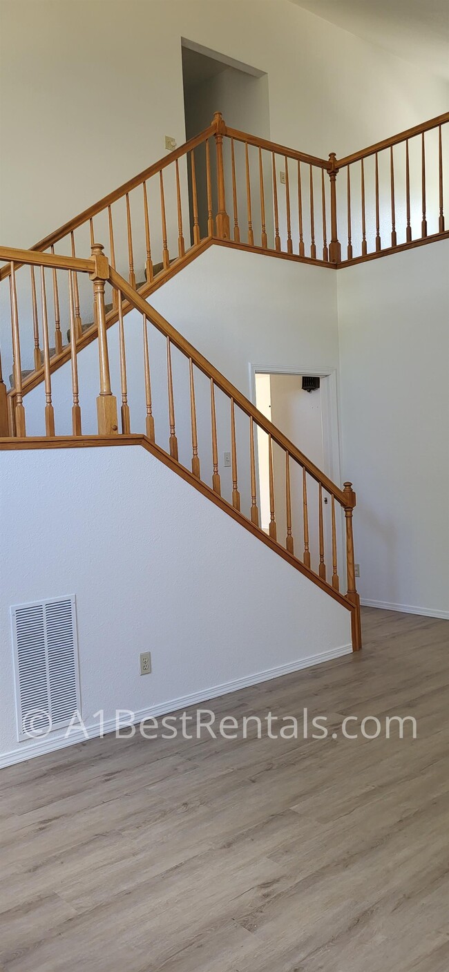 Building Photo - 900 Arlene Ct