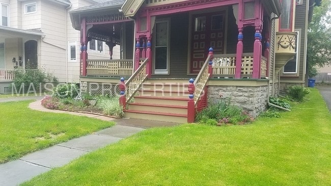 Building Photo - 287 Meigs St