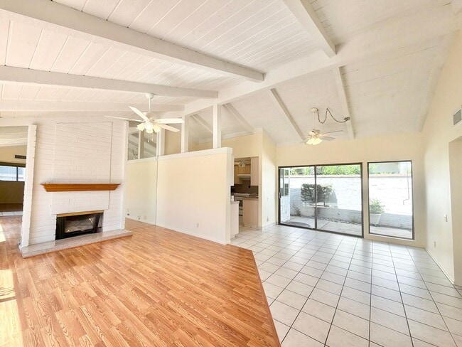 Building Photo - AVAILABLE NOW!! 3 Bedroom 2.5 Bathroom House in Palm Springs!