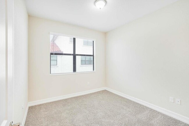 Building Photo - 11731 SW 13th Ct