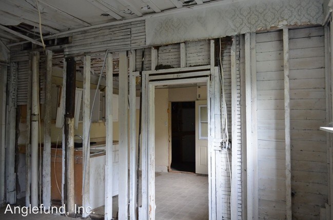Building Photo - 3 br, 2 bath House - 325 N Charles St.
