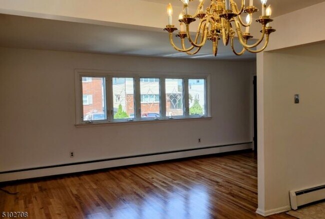 Building Photo - 315 Kennedy Dr