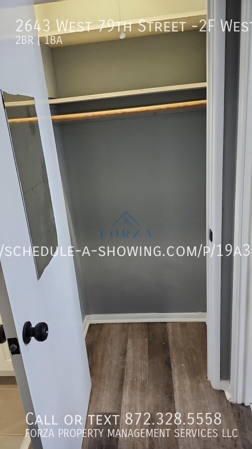 Foto del edificio - 2643 W 79th St