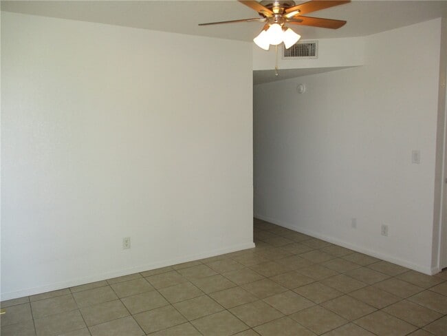 Building Photo - 2801 Paloma Senda