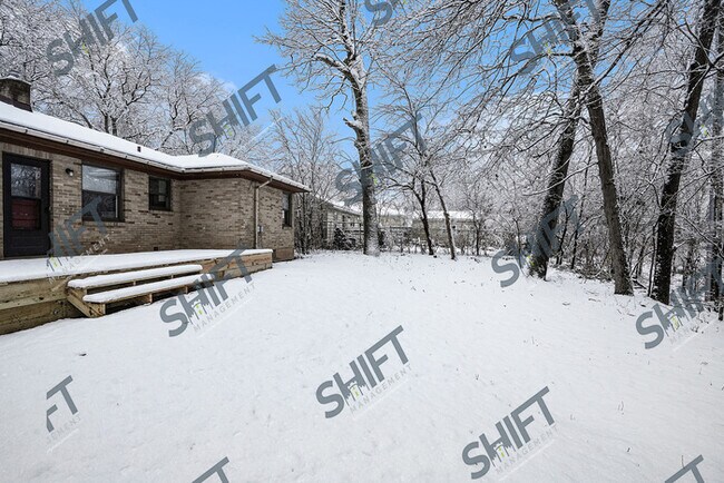 Foto del edificio - 1553 Herrick Ave NE