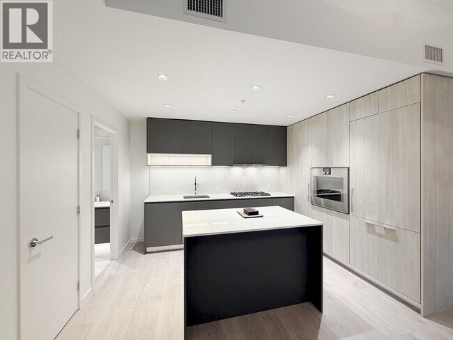 Photo du bâtiment - 6600 Minoru Blvd