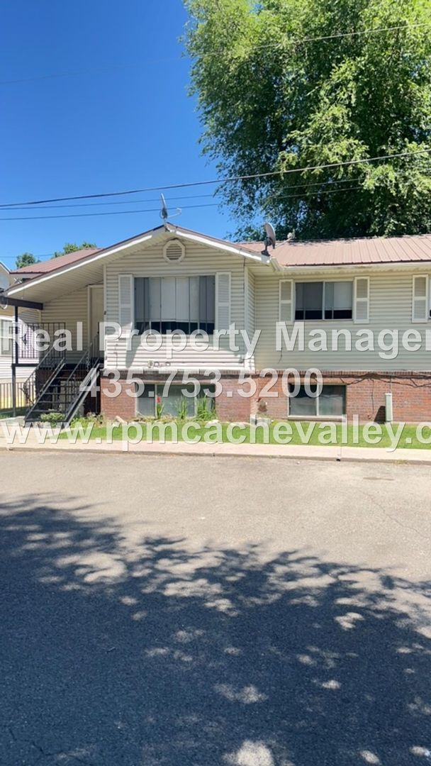 Building Photo - 420 1/2 N 200 W