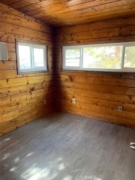 Building Photo - 420 N Norma St