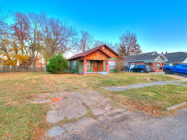 Building Photo - 3 br, 1 bath House - 1313 N Beard Ave