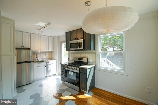 Foto del edificio - 2233 Arlington Terrace