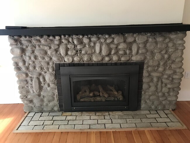 Foto del edificio - 1809 E Lake St