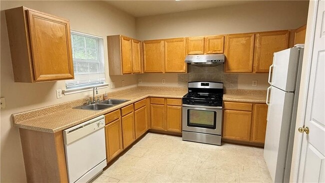 Building Photo - 2090 Atkinson Park Dr NW