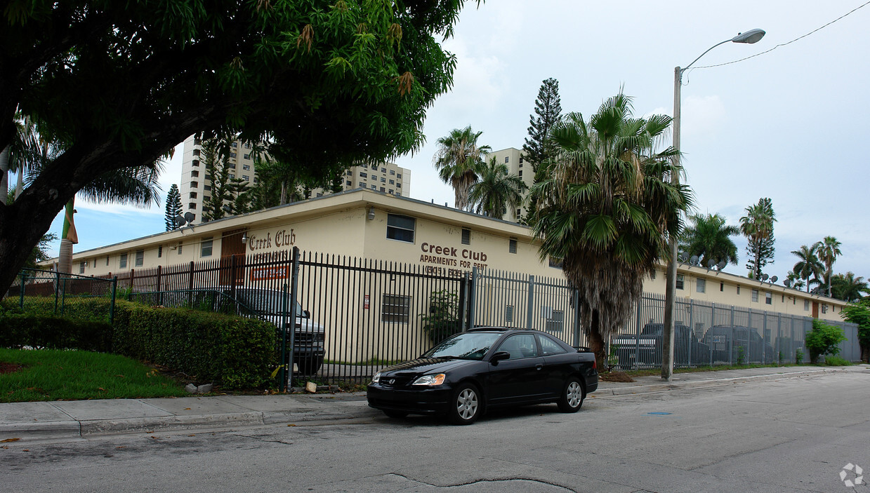 Primary Photo - Creek Club Apartments