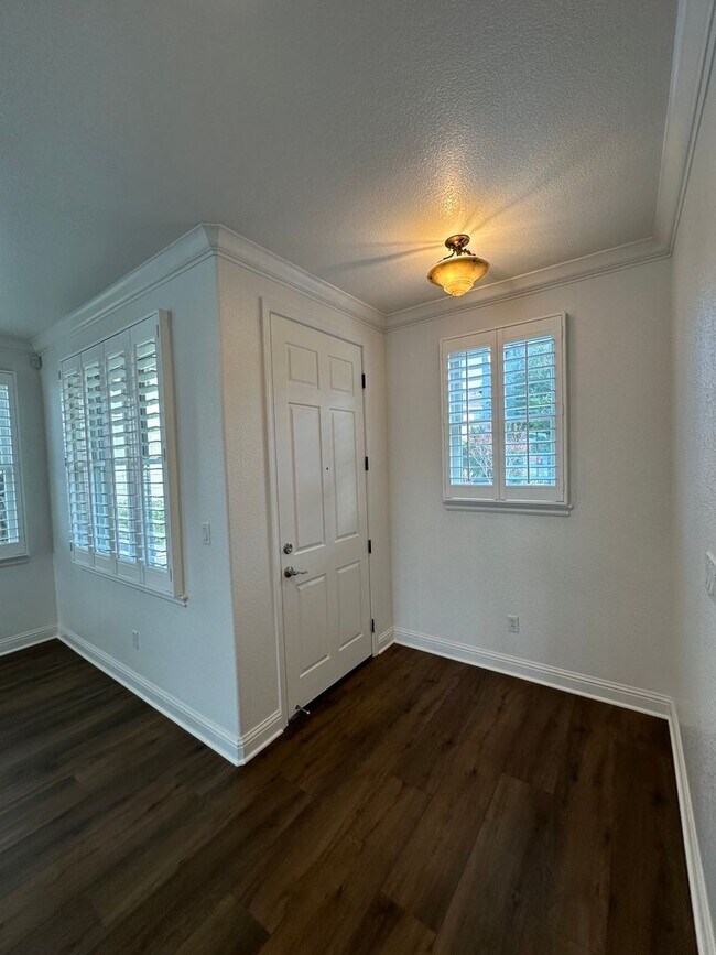 Foto del edificio - Waterfront Home in Benicia