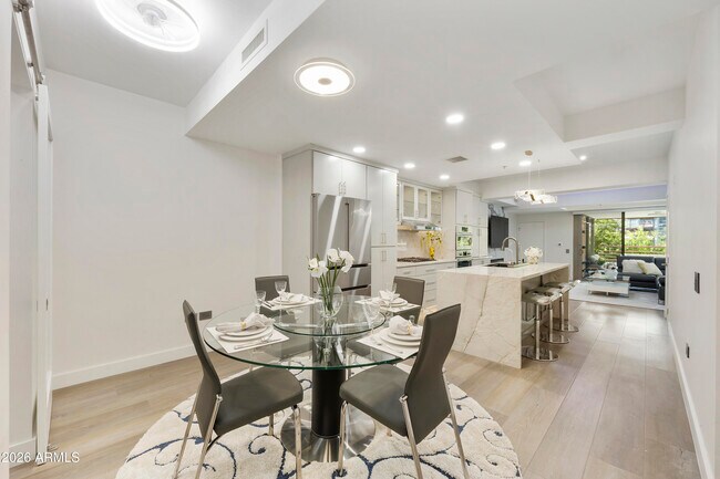 Foto del edificio - 7161 E Rancho Vista Dr