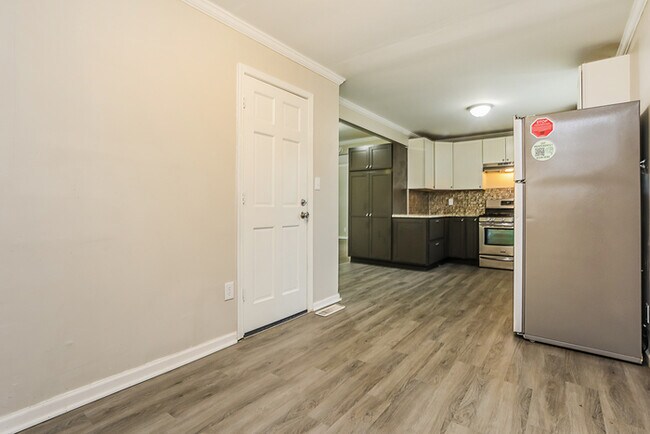 Foto del edificio - 904 NE 67th St