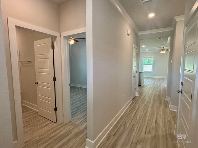 Building Photo - 656 Overland Dr