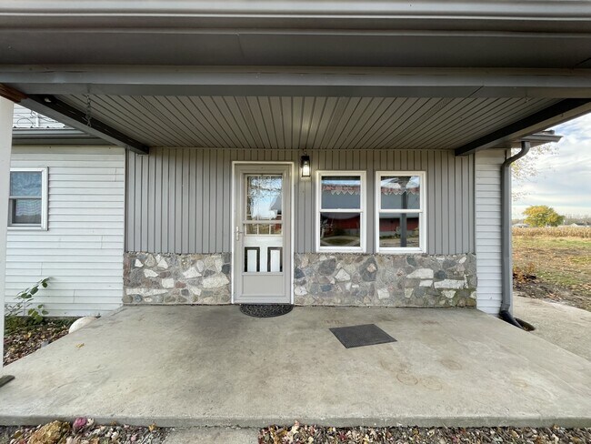 Foto del edificio - 7094 N 550 E